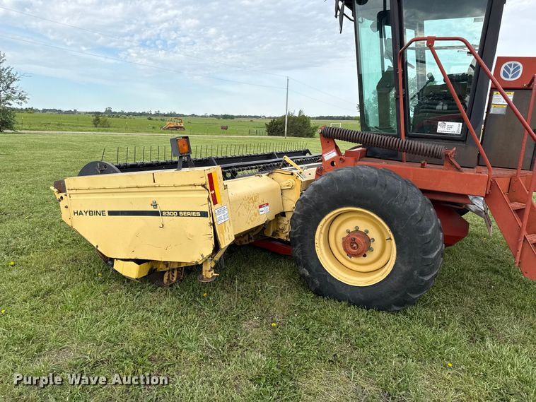image for item EC4585 1997 New Holland 2550 swather / windrower