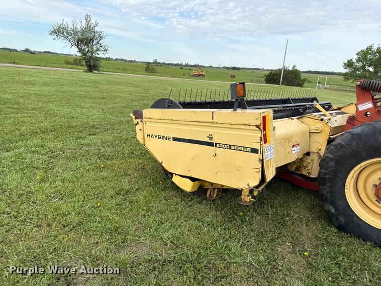 image for item EC4585 1997 New Holland 2550 swather / windrower