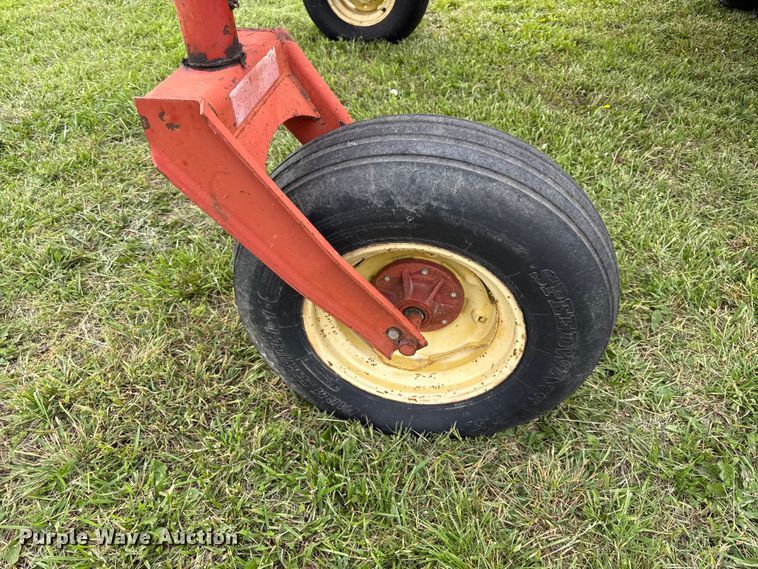 image for item EC4585 1997 New Holland 2550 swather / windrower