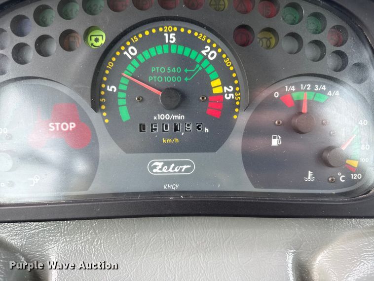 image for item EC4587 2005 Zetor Proxima 8421 tractor