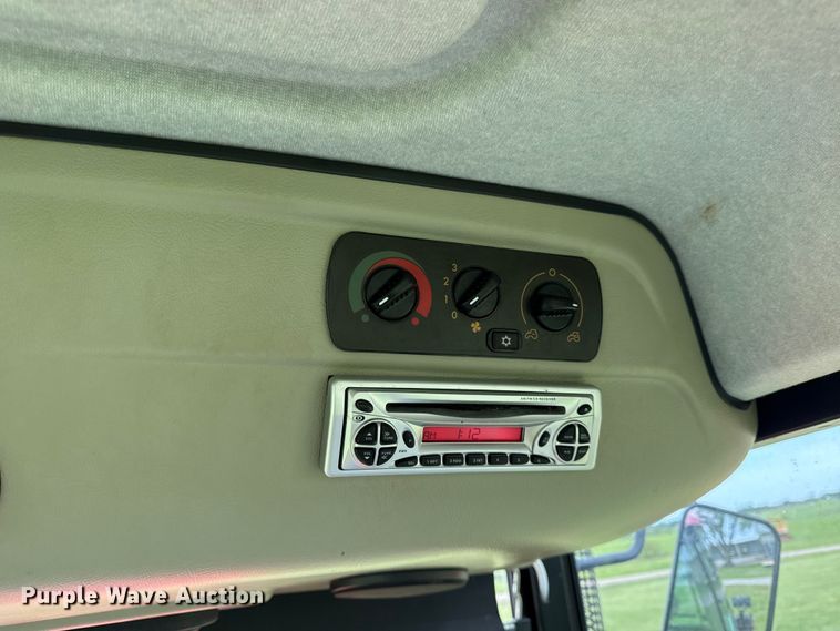 image for item EC4587 2005 Zetor Proxima 8421 tractor