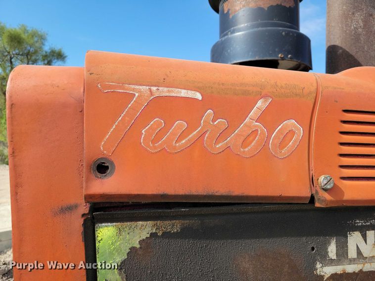 image for item EE0986 1968 International  1256 tractor