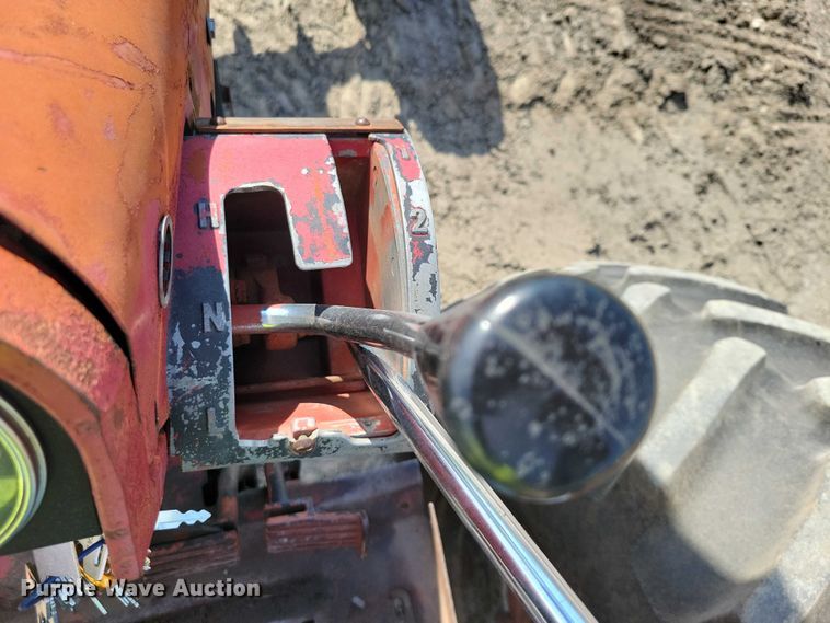 image for item EE0986 1968 International  1256 tractor