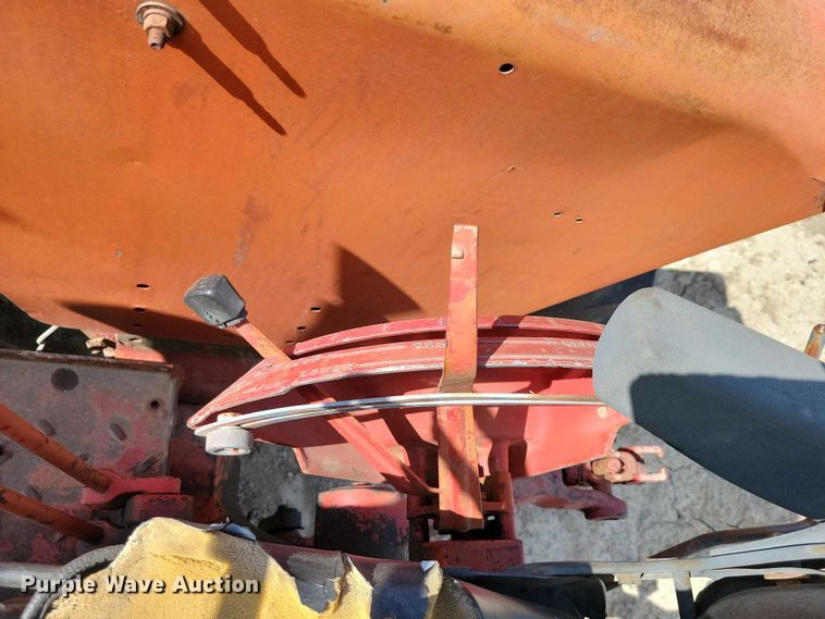 image for item EE0986 1968 International  1256 tractor