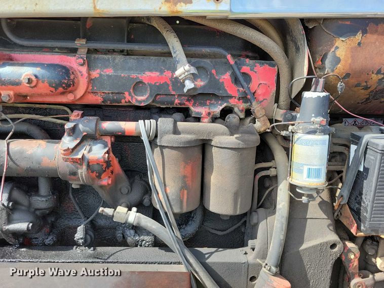 image for item EE0986 1968 International  1256 tractor