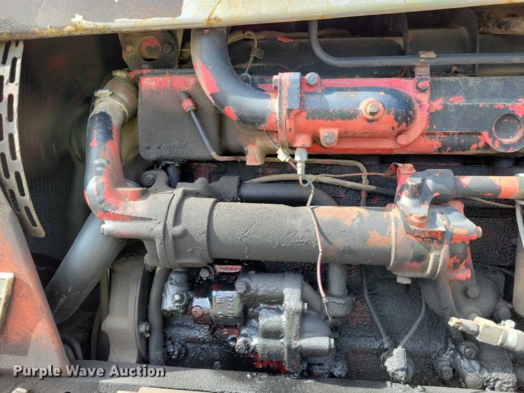 image for item EE0986 1968 International  1256 tractor