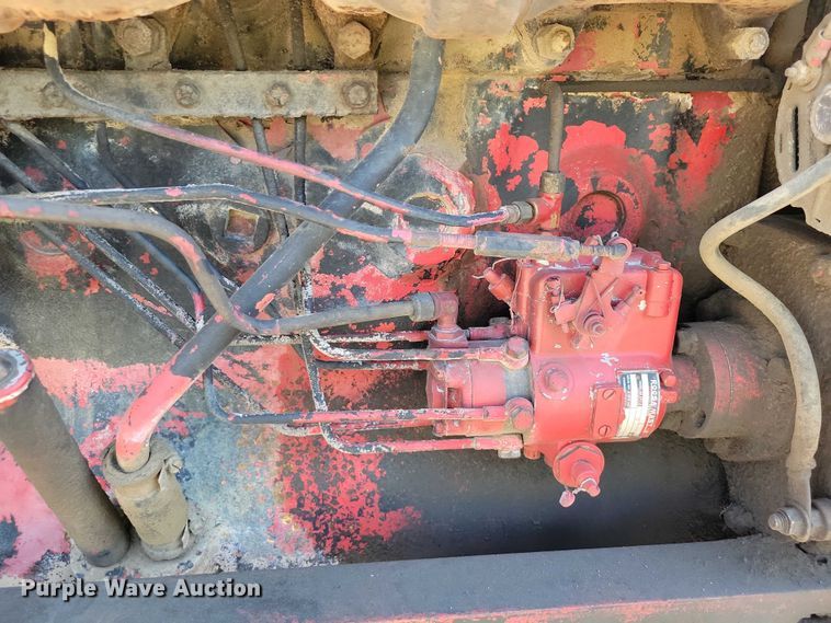 image for item EE0986 1968 International  1256 tractor