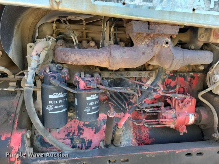 image for item EE0986 1968 International  1256 tractor