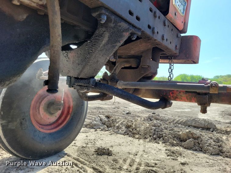 image for item EE0986 1968 International  1256 tractor