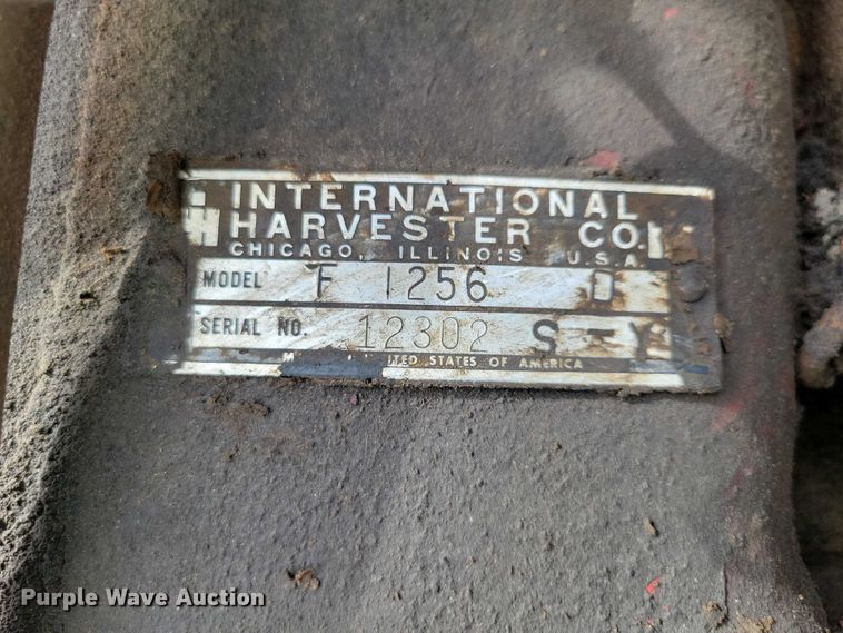 image for item EE0986 1968 International  1256 tractor