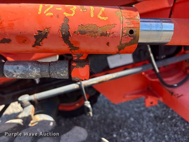 image for item EG9076 Kubota B2710HSD HFWD tractor