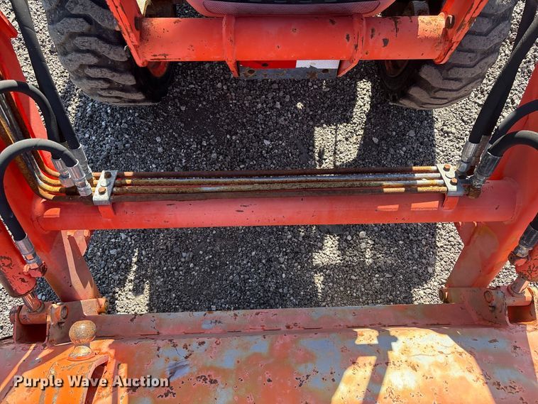 image for item EG9076 Kubota B2710HSD HFWD tractor