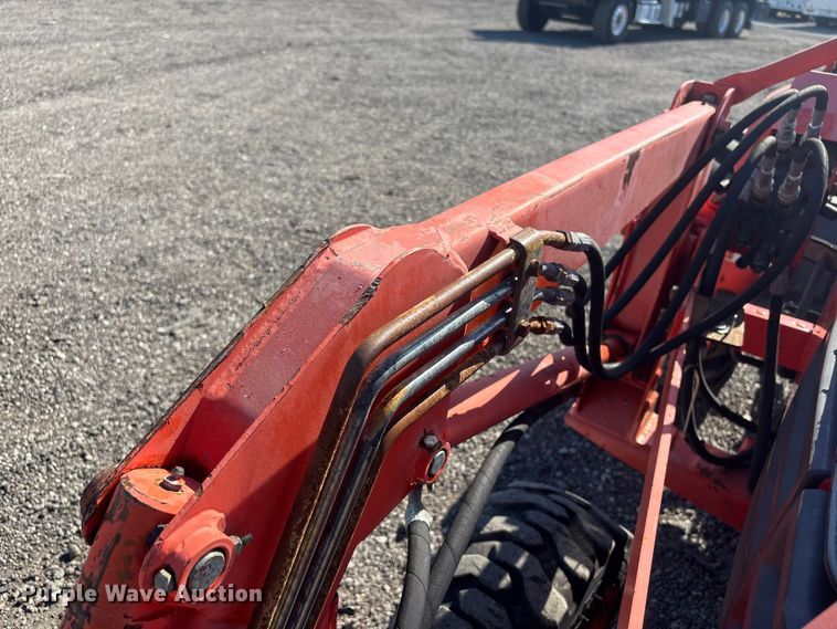 image for item EG9076 Kubota B2710HSD HFWD tractor