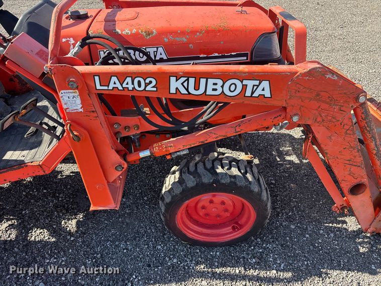 image for item EG9076 Kubota B2710HSD HFWD tractor