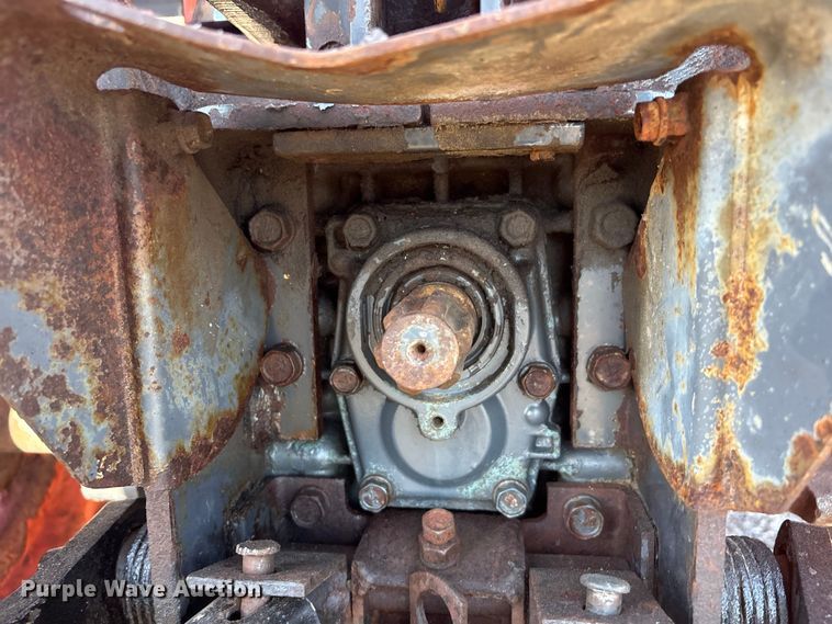 image for item EG9076 Kubota B2710HSD HFWD tractor