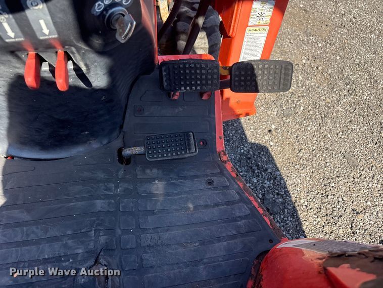 image for item EG9076 Kubota B2710HSD HFWD tractor