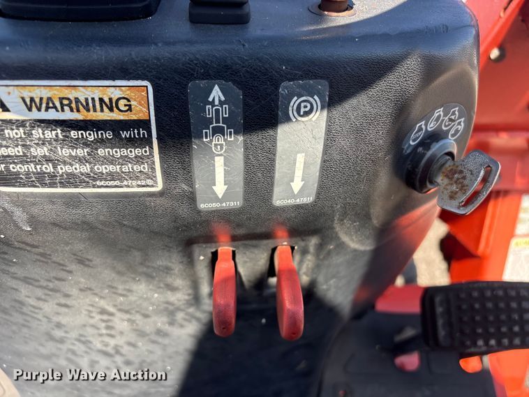 image for item EG9076 Kubota B2710HSD HFWD tractor