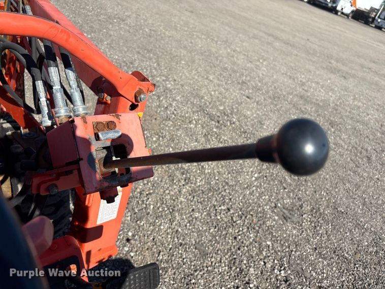 image for item EG9076 Kubota B2710HSD HFWD tractor