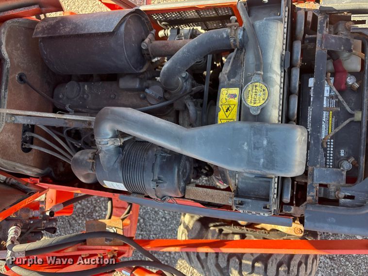 image for item EG9076 Kubota B2710HSD HFWD tractor