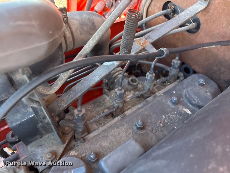 image for item EG9076 Kubota B2710HSD HFWD tractor