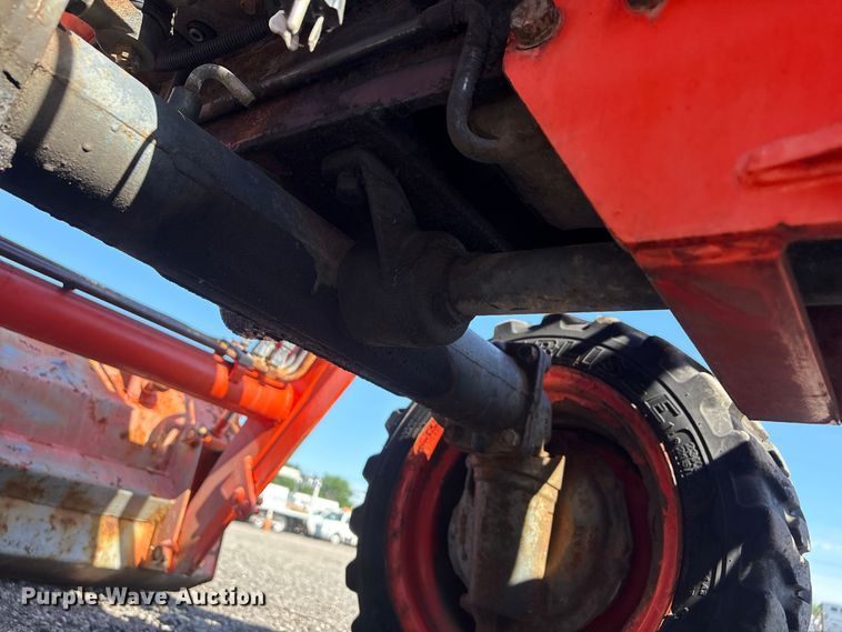 image for item EG9076 Kubota B2710HSD HFWD tractor