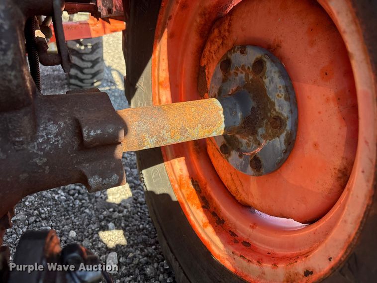 image for item EG9076 Kubota B2710HSD HFWD tractor