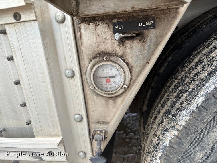 image for item EM0096 2020 Wilson PSDCL-402 livestock trailer
