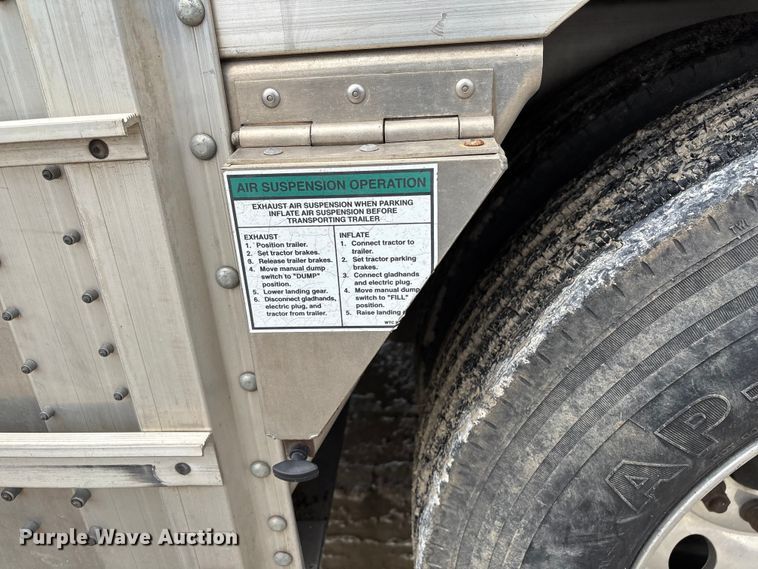 image for item EM0096 2020 Wilson PSDCL-402 livestock trailer