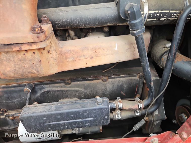 image for item EO7285 1982 International Harvester 3288 tractor