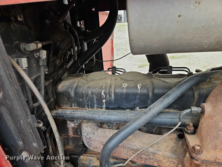 image for item EO7285 1982 International Harvester 3288 tractor