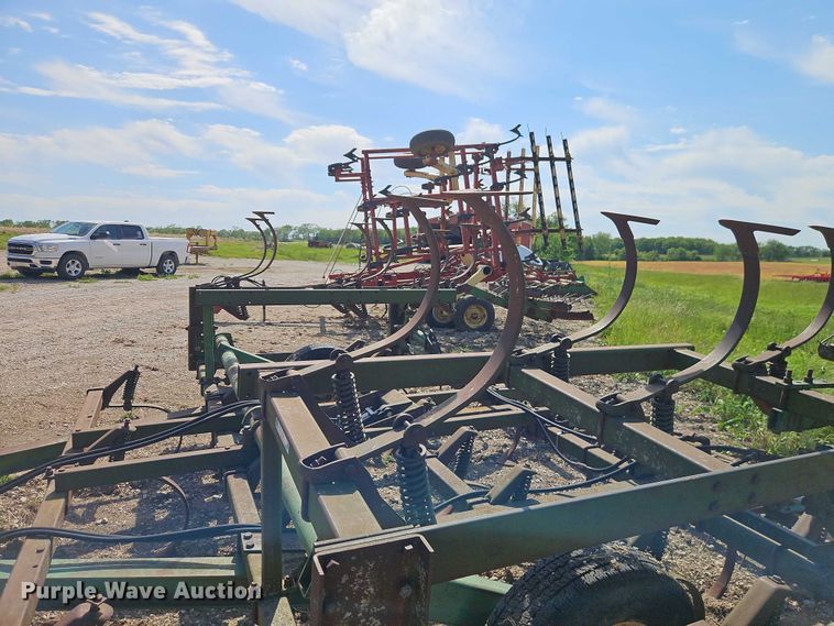 image for item EO7336 field cultivator