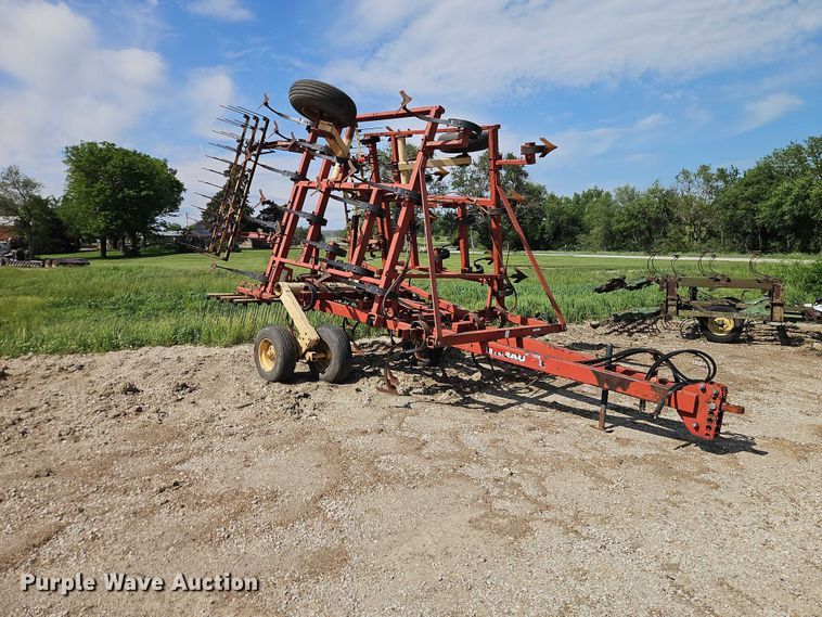 image for item EO7337 Krause 4223 field cultivator
