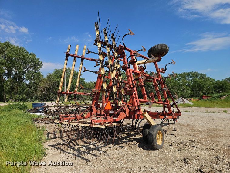 image for item EO7337 Krause 4223 field cultivator
