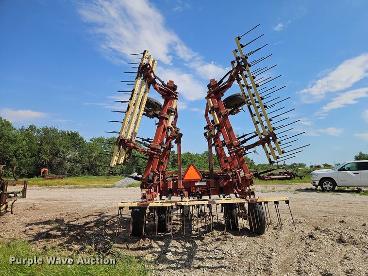 image for item EO7337 Krause 4223 field cultivator