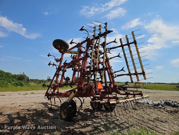 image for item EO7337 Krause 4223 field cultivator