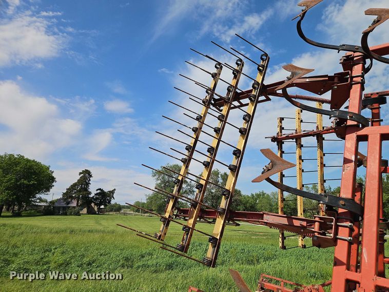 image for item EO7337 Krause 4223 field cultivator