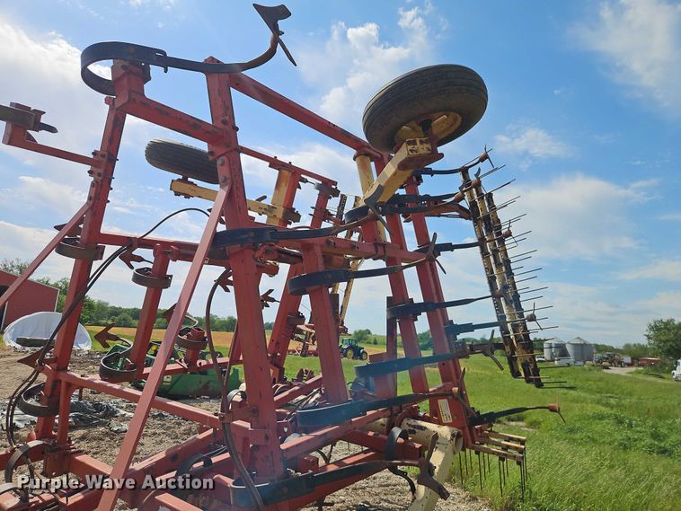 image for item EO7337 Krause 4223 field cultivator