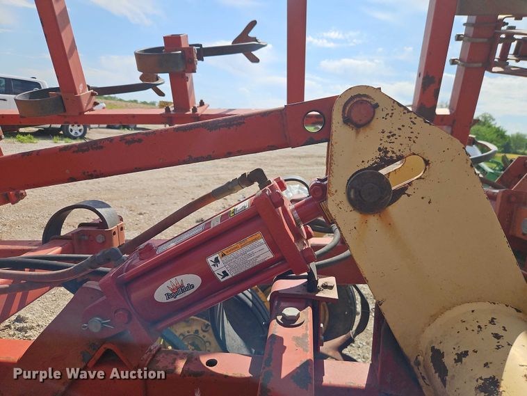 image for item EO7337 Krause 4223 field cultivator