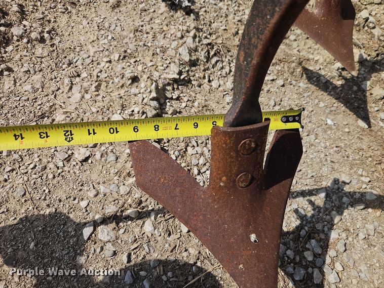 image for item EO7337 Krause 4223 field cultivator
