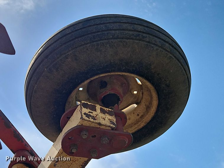 image for item EO7337 Krause 4223 field cultivator