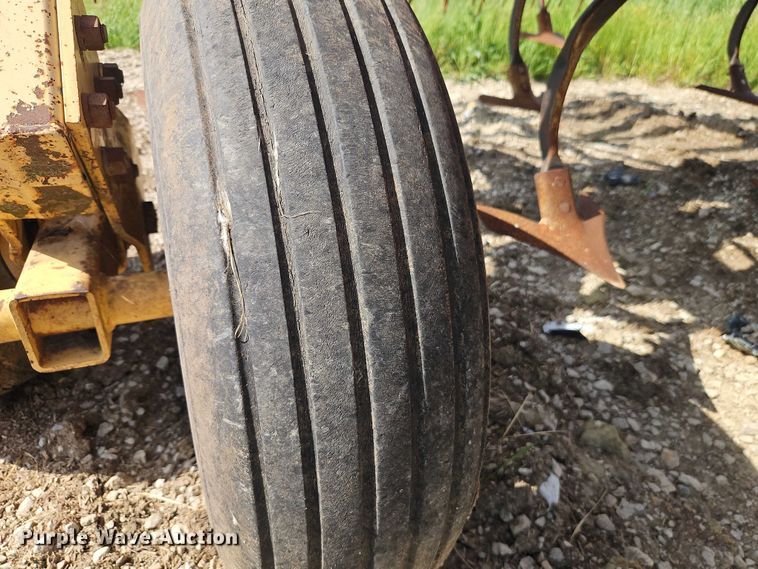 image for item EO7337 Krause 4223 field cultivator