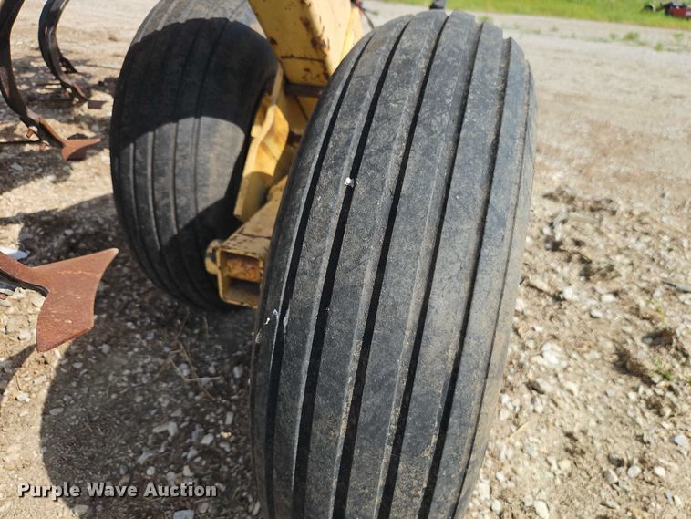 image for item EO7337 Krause 4223 field cultivator