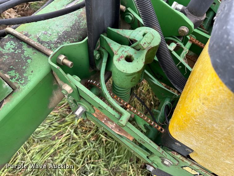 image for item ER0489 John Deere 7200 Conservation planter