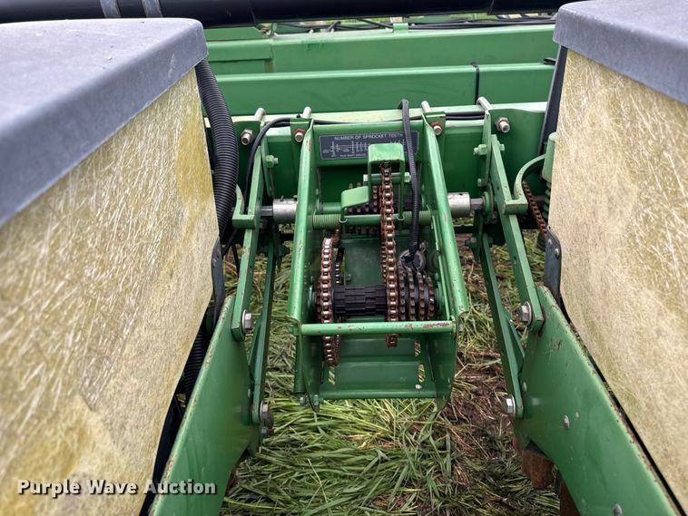 image for item ER0489 John Deere 7200 Conservation planter