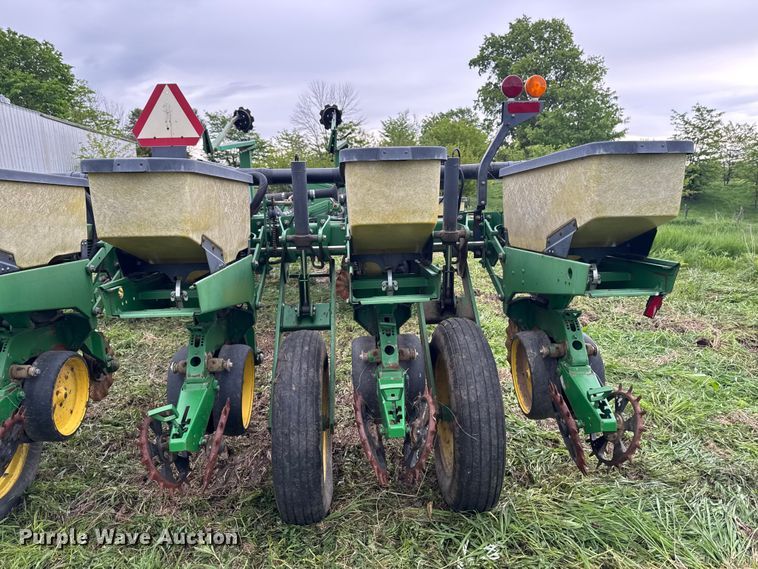image for item ER0489 John Deere 7200 Conservation planter