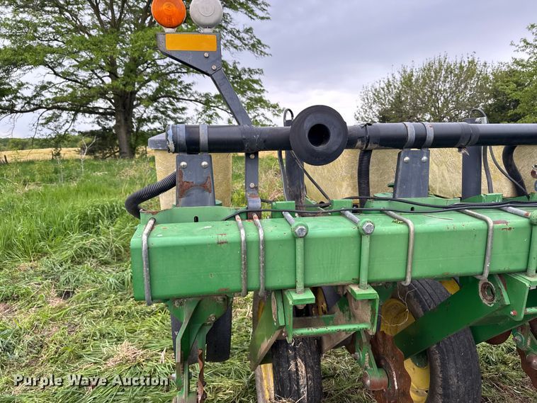 image for item ER0489 John Deere 7200 Conservation planter
