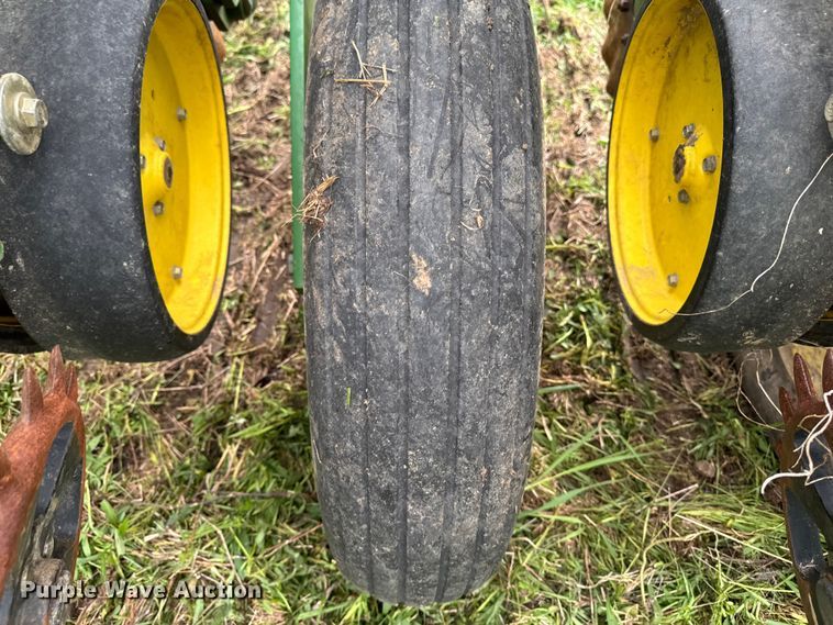 image for item ER0489 John Deere 7200 Conservation planter