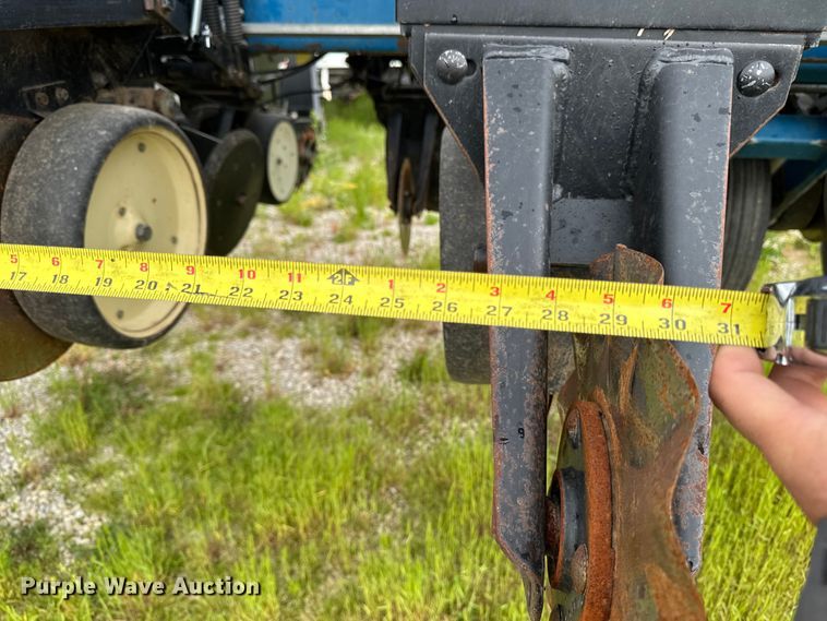 image for item ER0490 Kinze 2600 planter