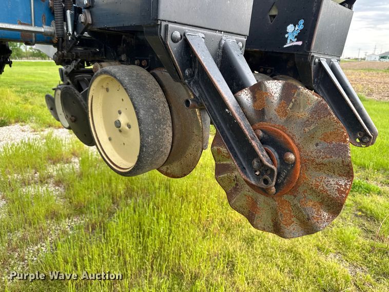 image for item ER0490 Kinze 2600 planter