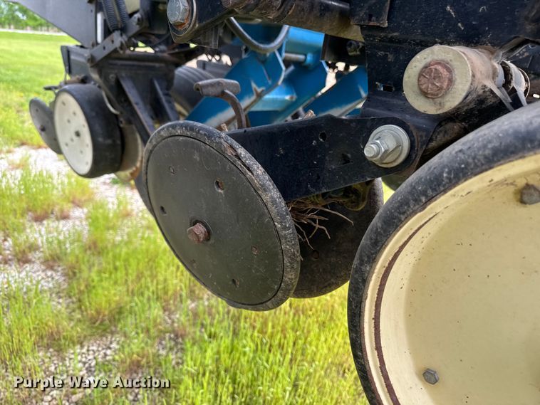image for item ER0490 Kinze 2600 planter
